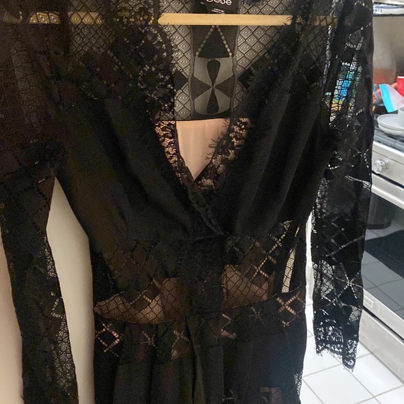 Gorgeous black cream lace dress - Picture 3 of 15